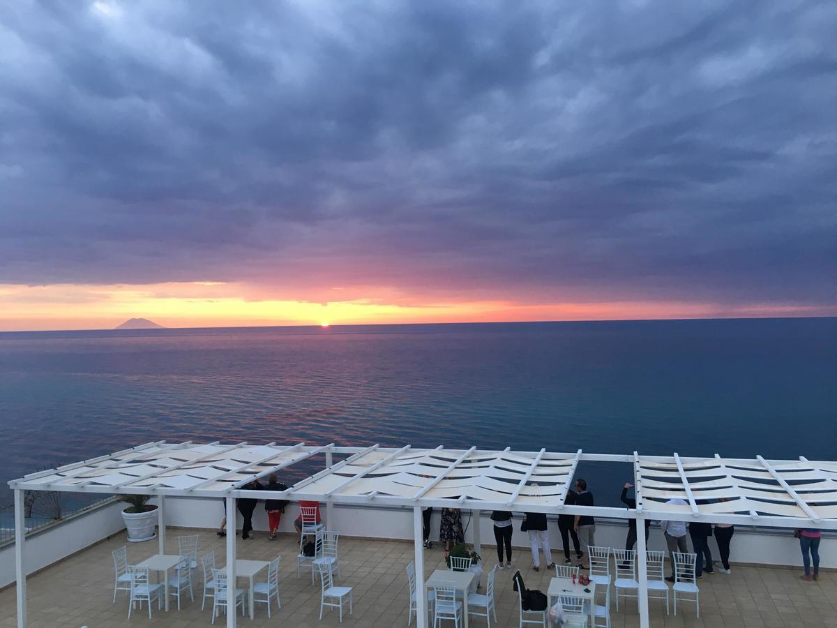 La Porta Del Mare Hotel Tropea Bagian luar foto
