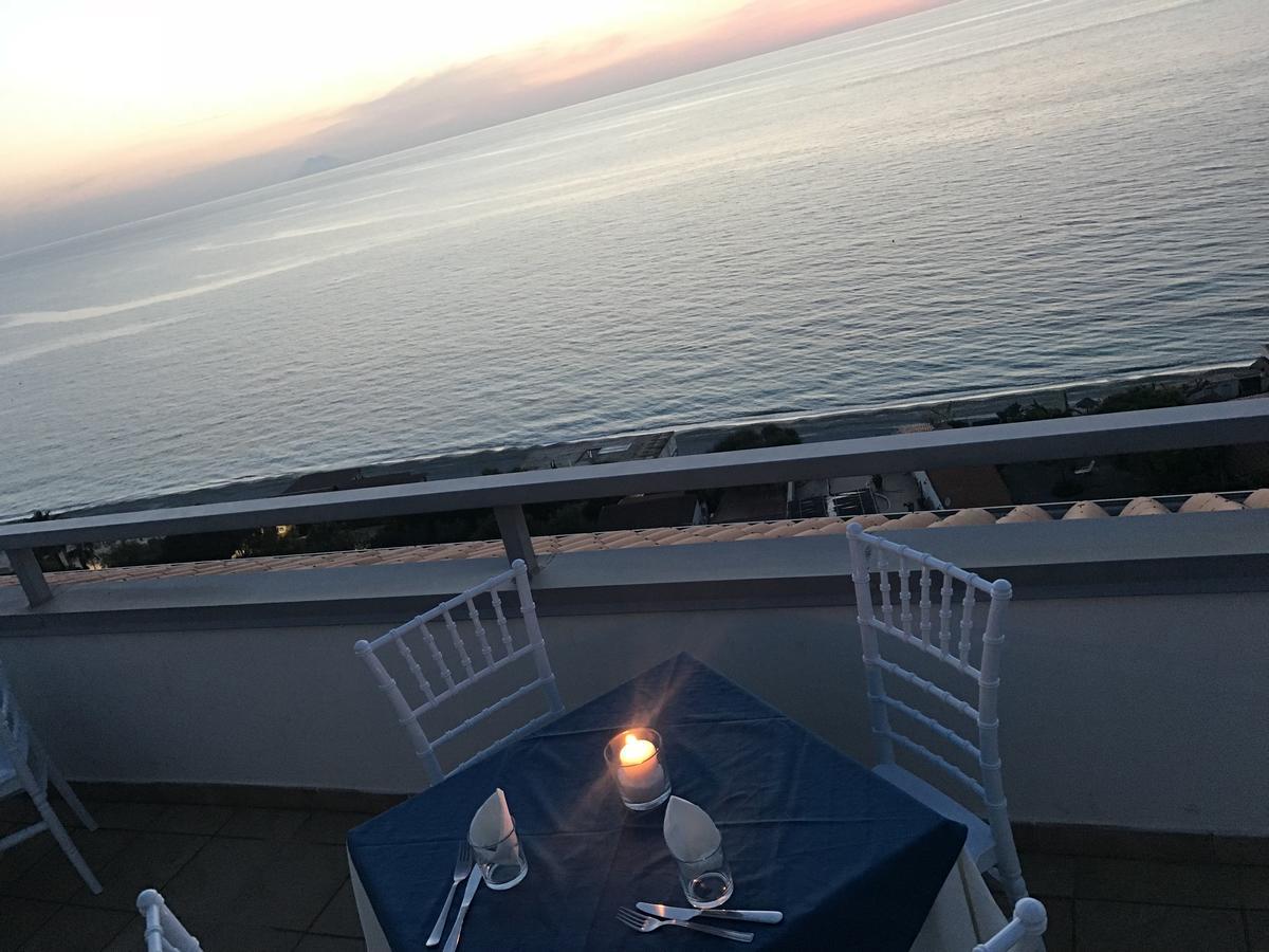 La Porta Del Mare Hotel Tropea Bagian luar foto