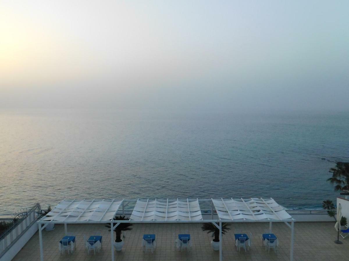 La Porta Del Mare Hotel Tropea Bagian luar foto